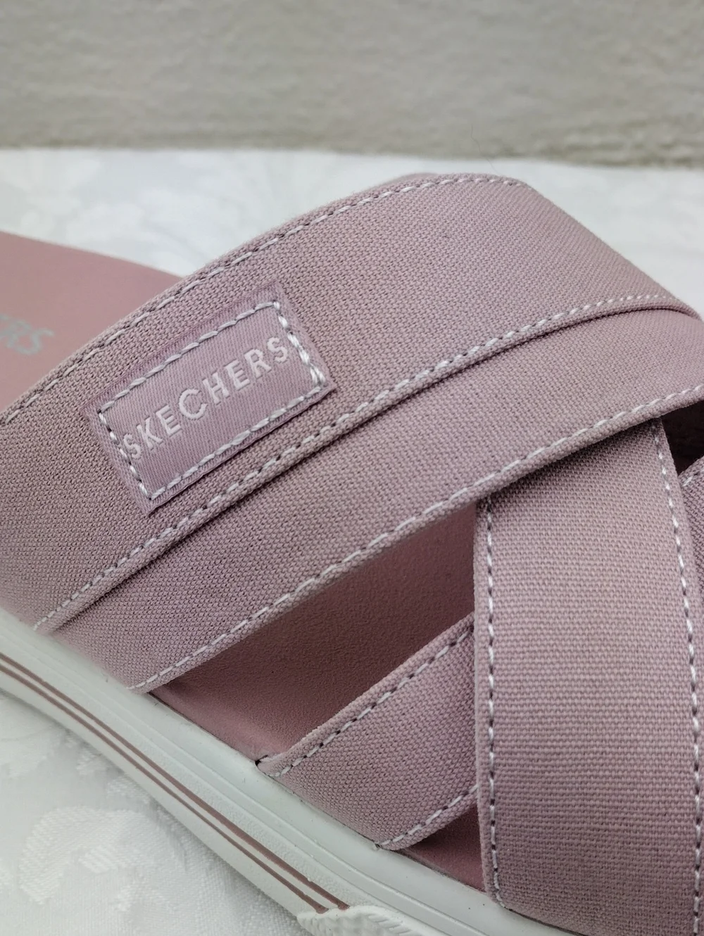 Skechers Arch Fit Daylily Mauve Canvas Crossband Open Toe Mid Sole Arcade Sandal